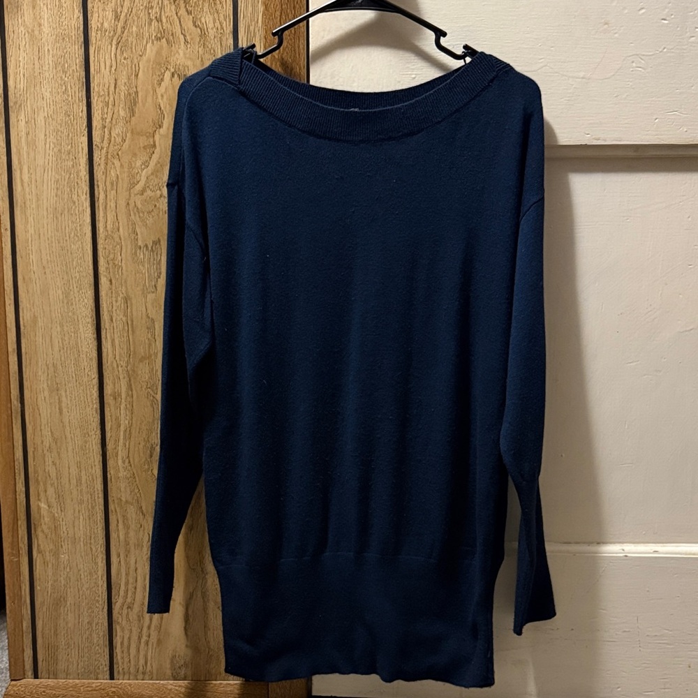 ⭐️ 2/$12 WHBM Navy Blue Long Sleeve Sweater-Single Item